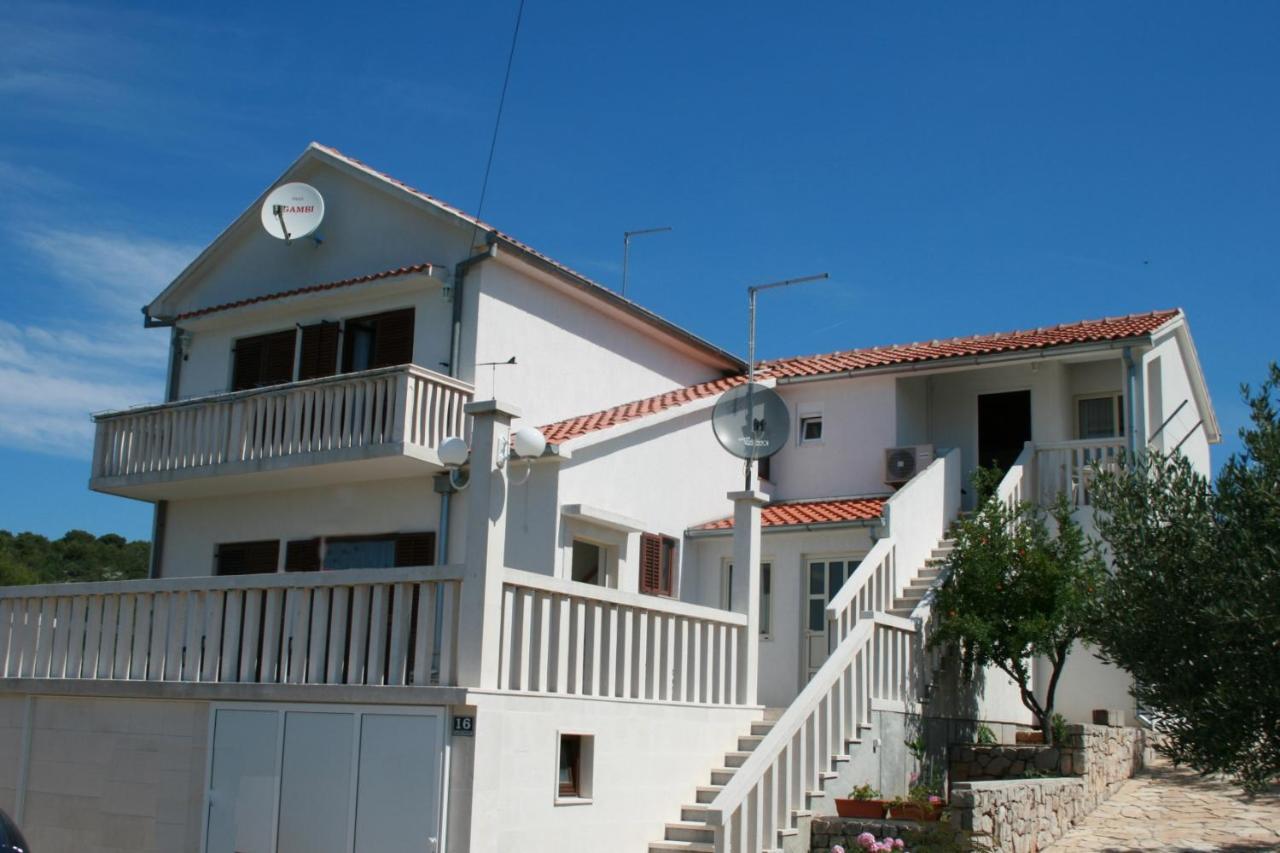 Apartments With A Parking Space Jezera, Murter - 5079 Exterior photo
